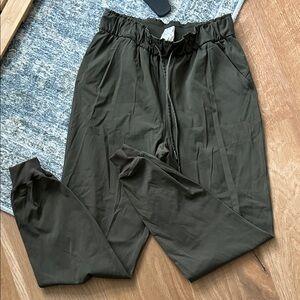 Lululemon Womens Olive Green Joggers Size 6